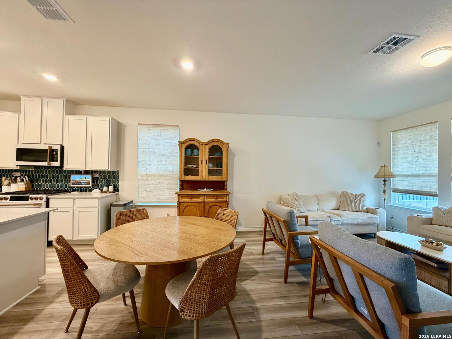 5024 Galvan Manor Converse TX 78109