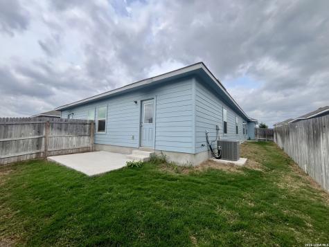 3406 Lindsay Lane Seguin TX 78155