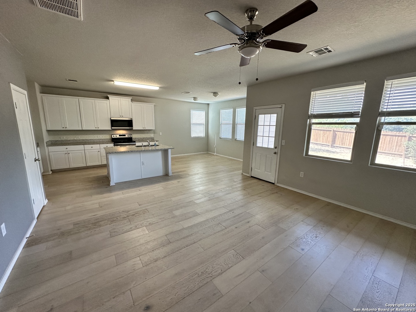6735 Freedom Hills San Antonio TX 78242