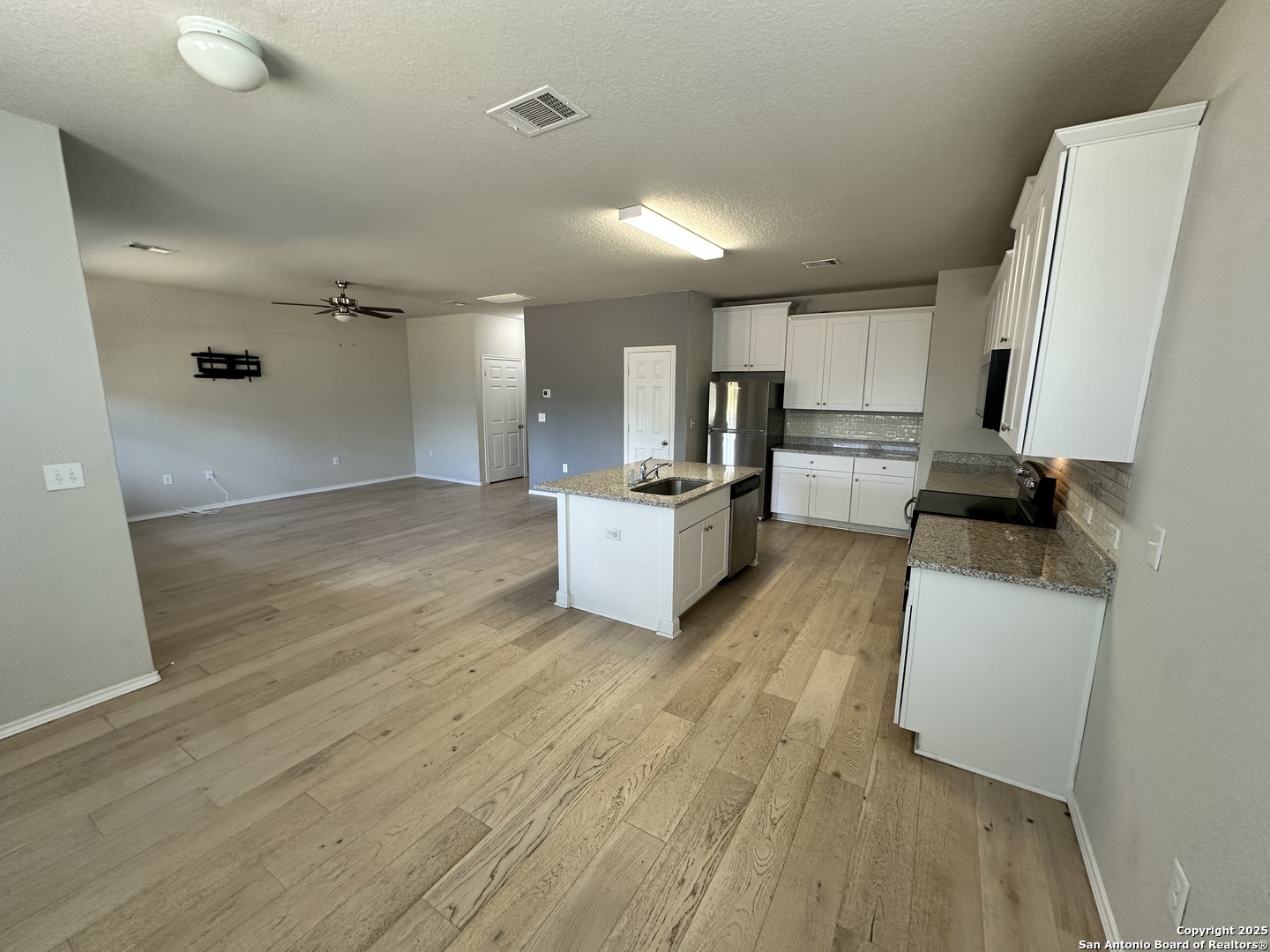 6735 Freedom Hills San Antonio TX 78242