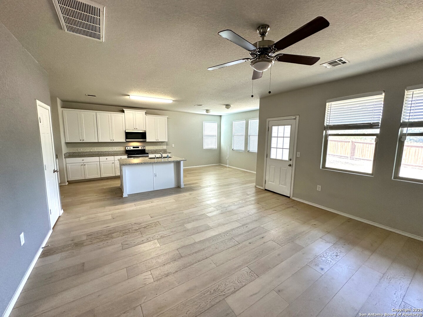 6735 Freedom Hills San Antonio TX 78242