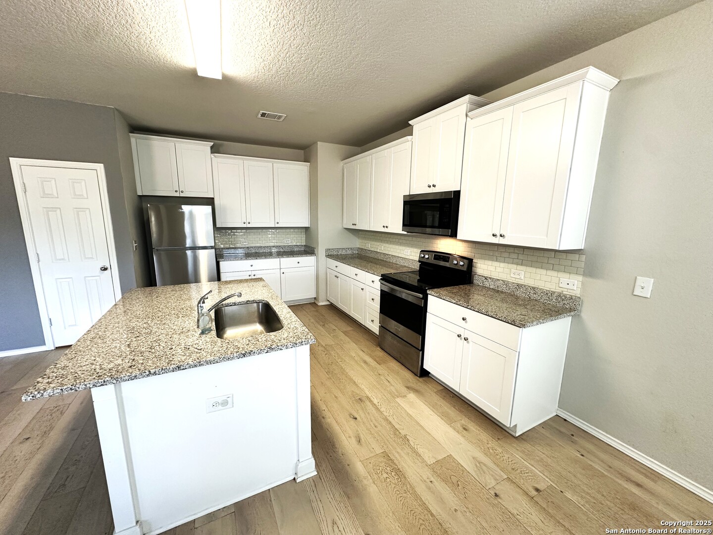 6735 Freedom Hills San Antonio TX 78242