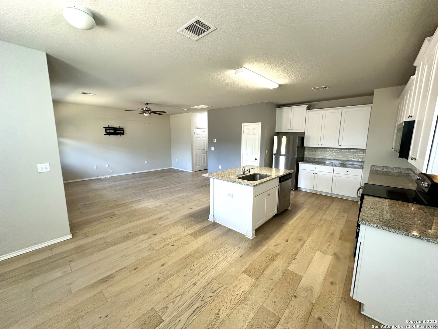 6735 Freedom Hills San Antonio TX 78242