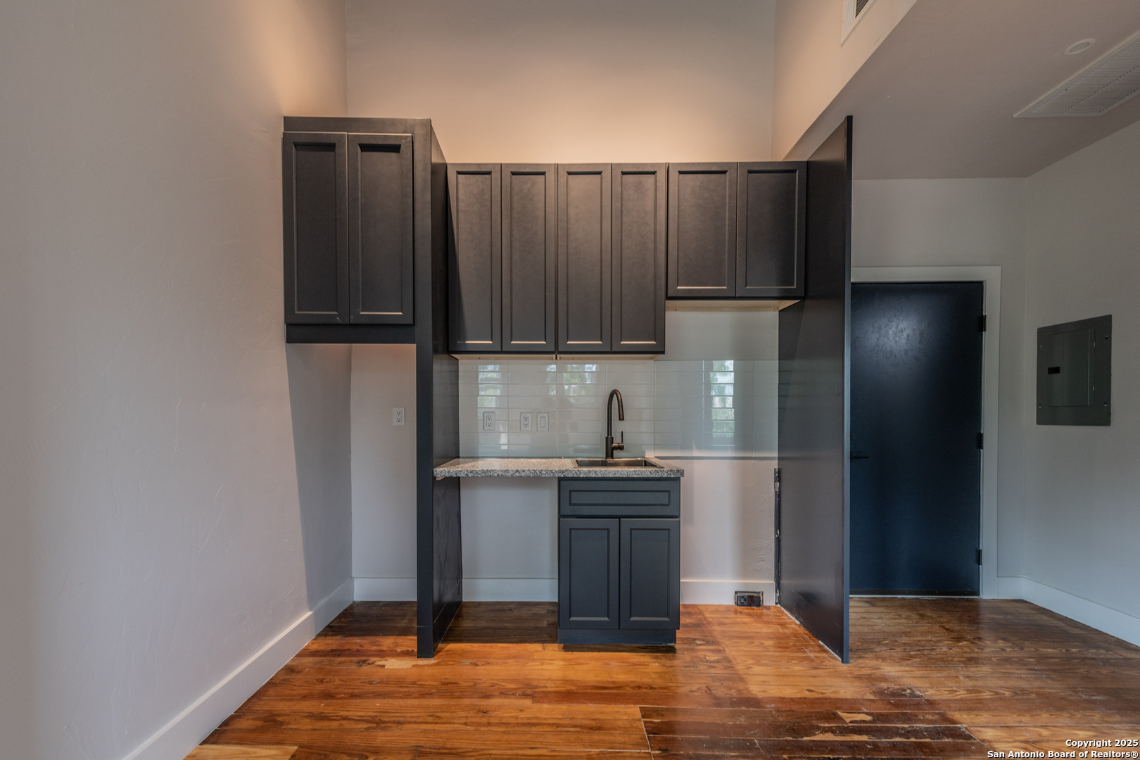 1714 S Street Mary's San Antonio TX 78210