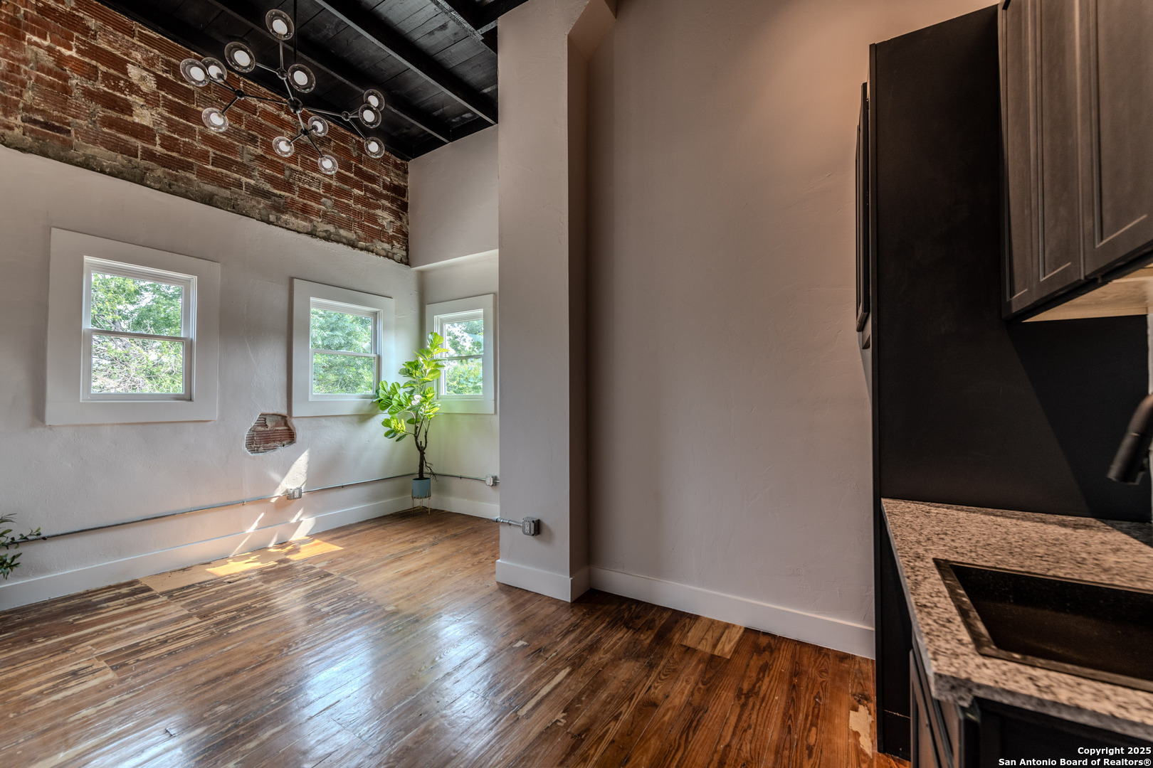 1714 S Street Mary's San Antonio TX 78210