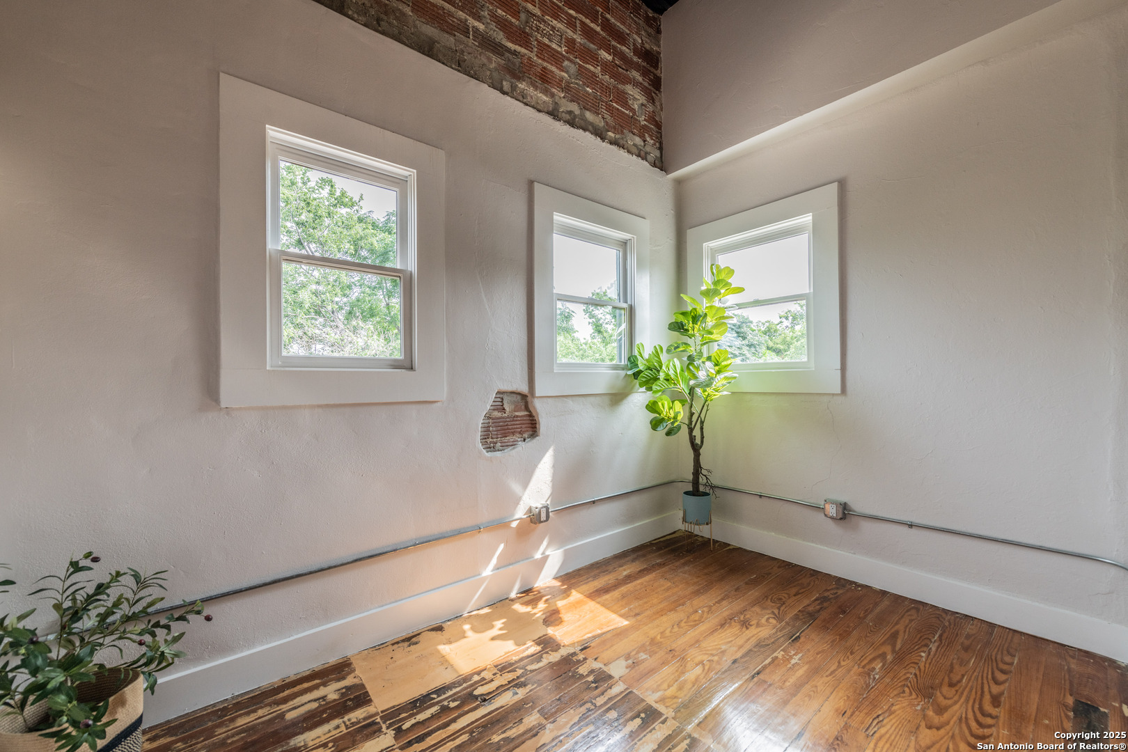 1714 S Street Mary's San Antonio TX 78210