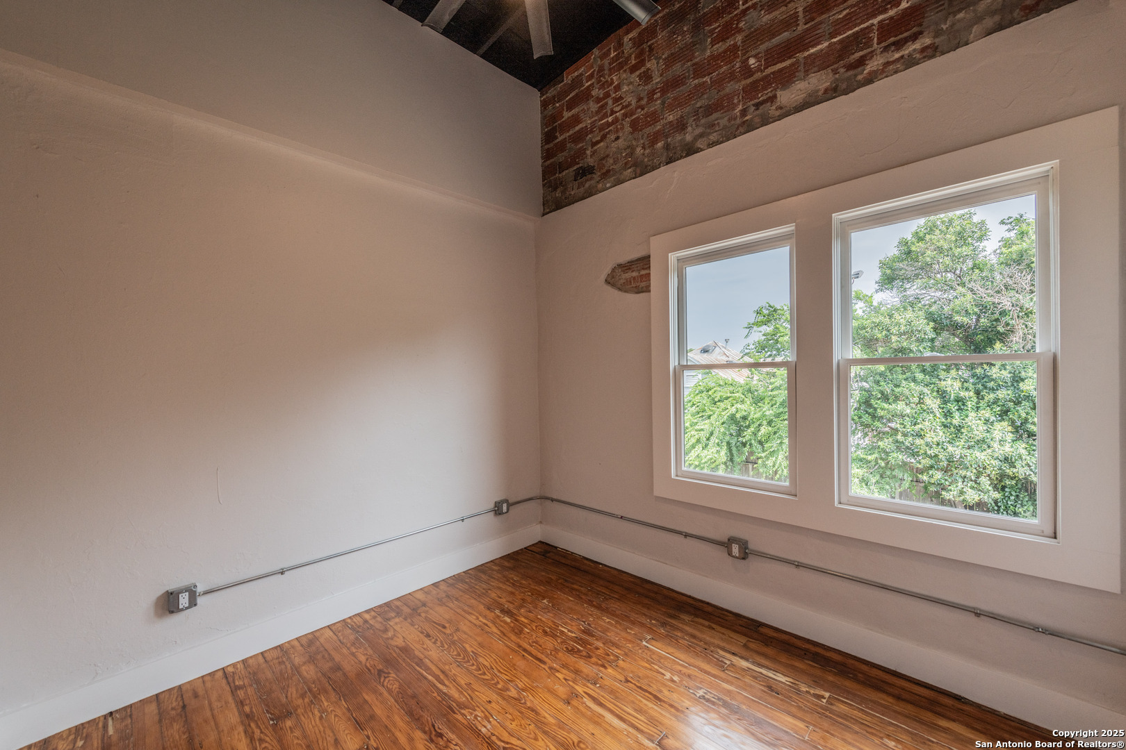 1714 S Street Mary's San Antonio TX 78210