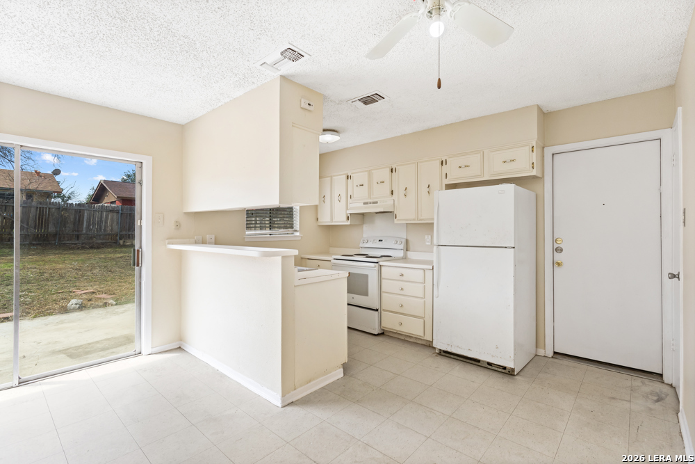 4718 Casa Oro Street San Antonio TX 78233