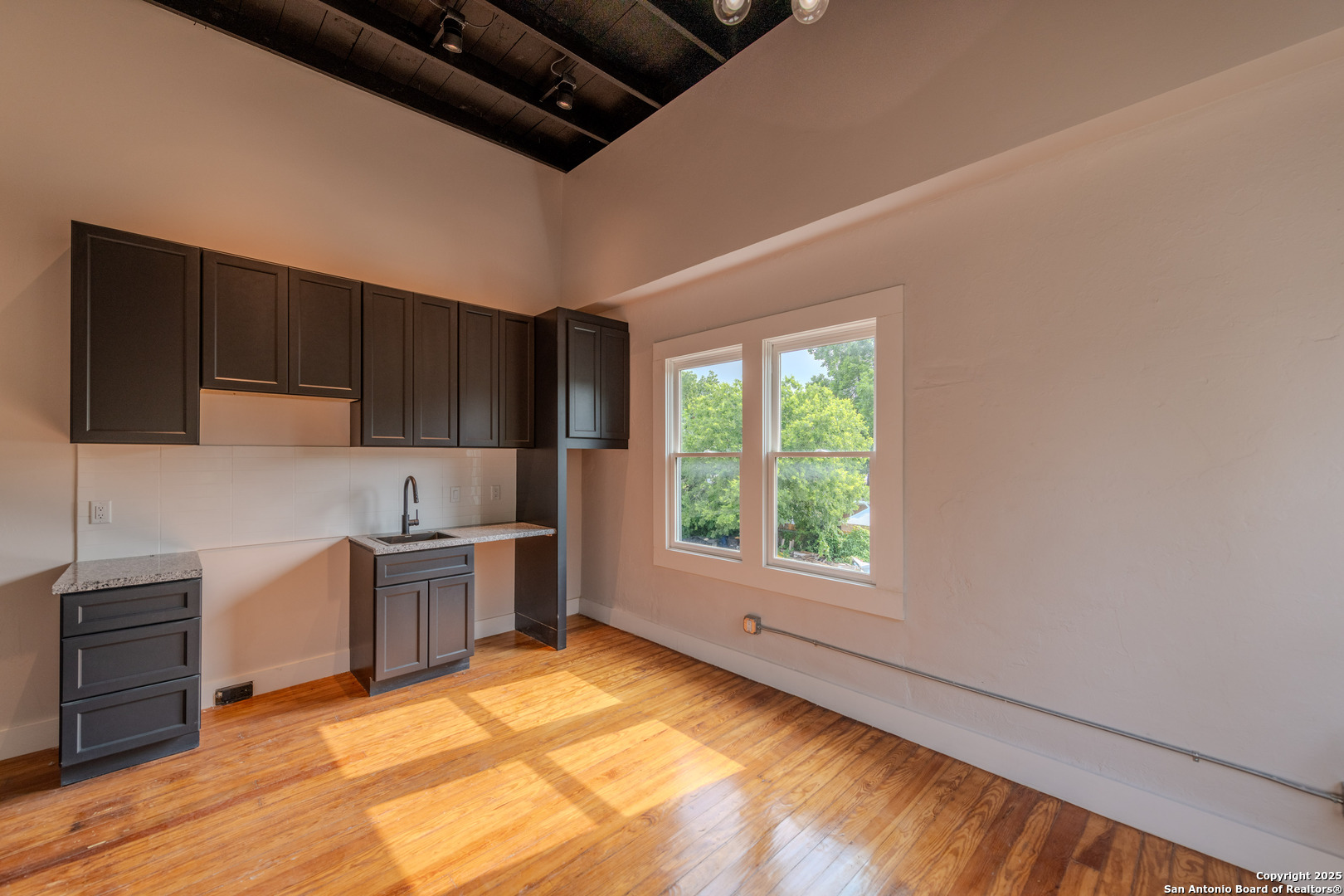 1714 S Street Mary's San Antonio TX 78210