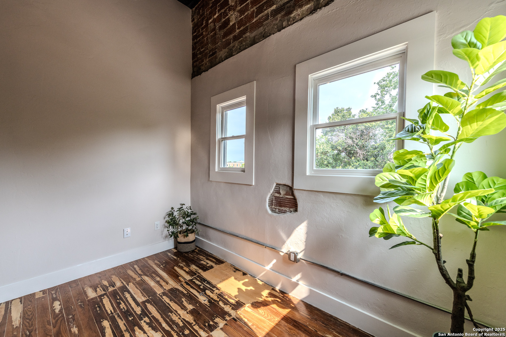 1714 S Street Mary's San Antonio TX 78210