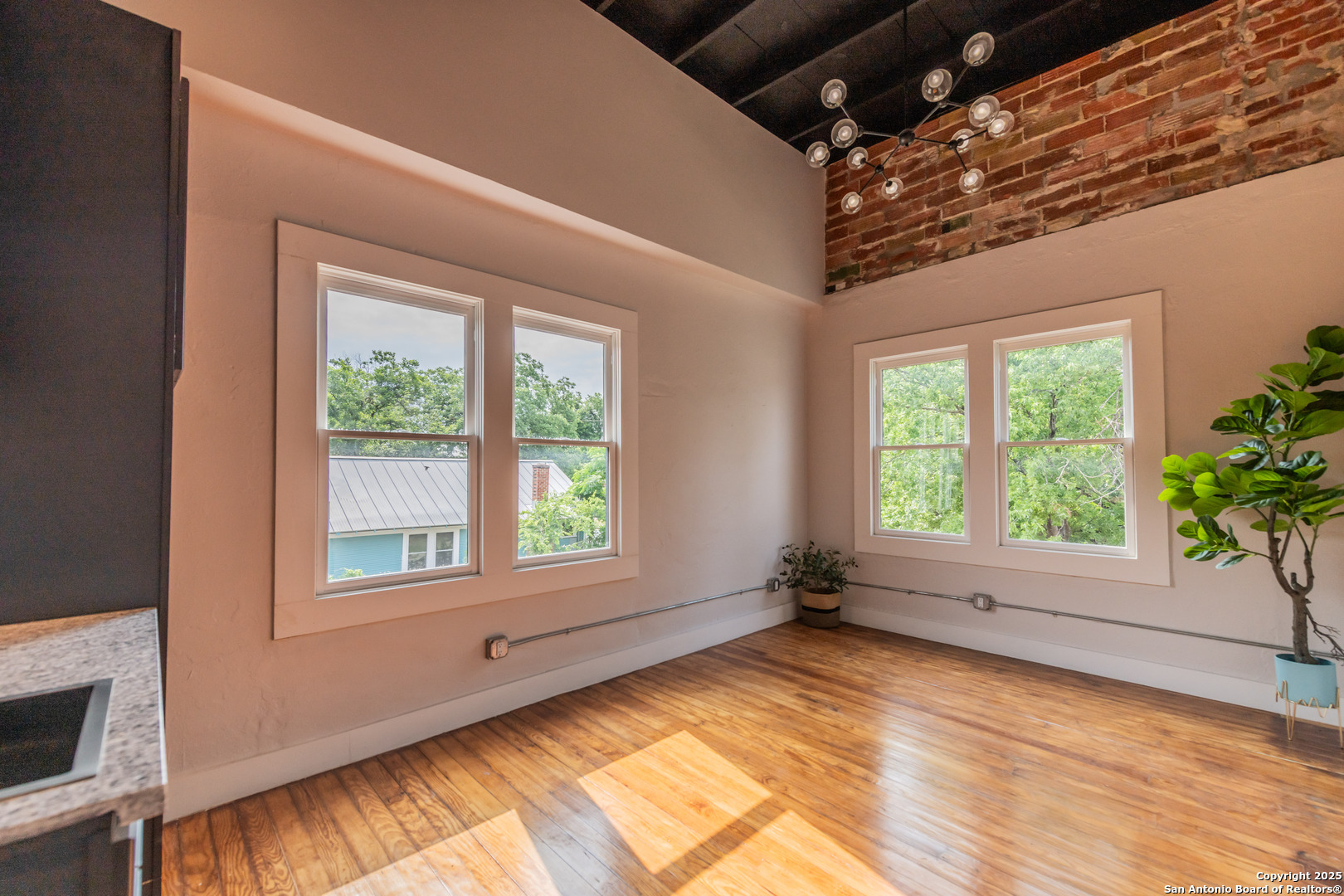 1714 S Street Mary's San Antonio TX 78210