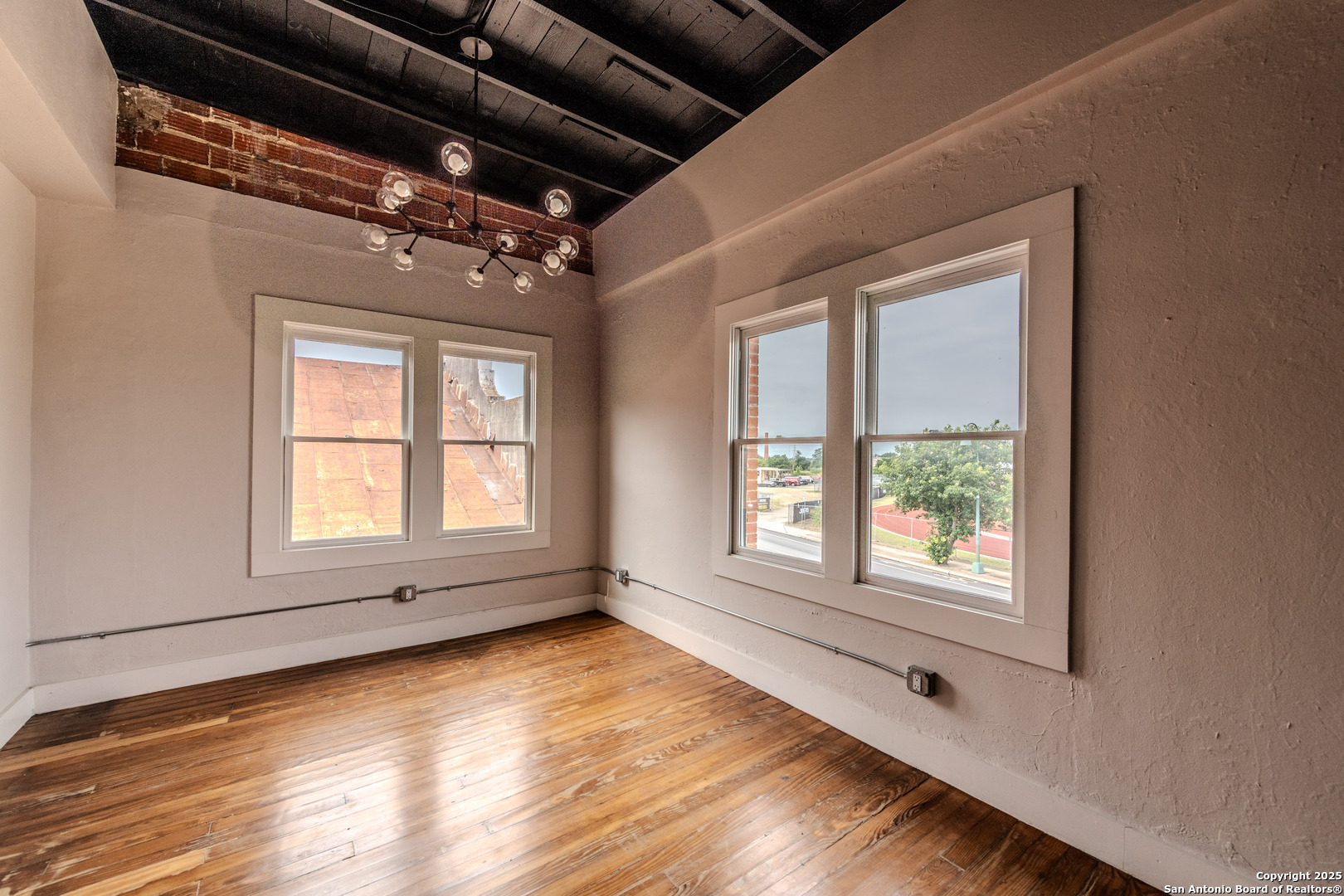 1714 S Street Mary's San Antonio TX 78210