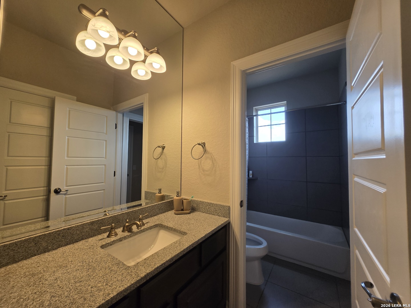 1215 Via SE Villa San Antonio TX 78260