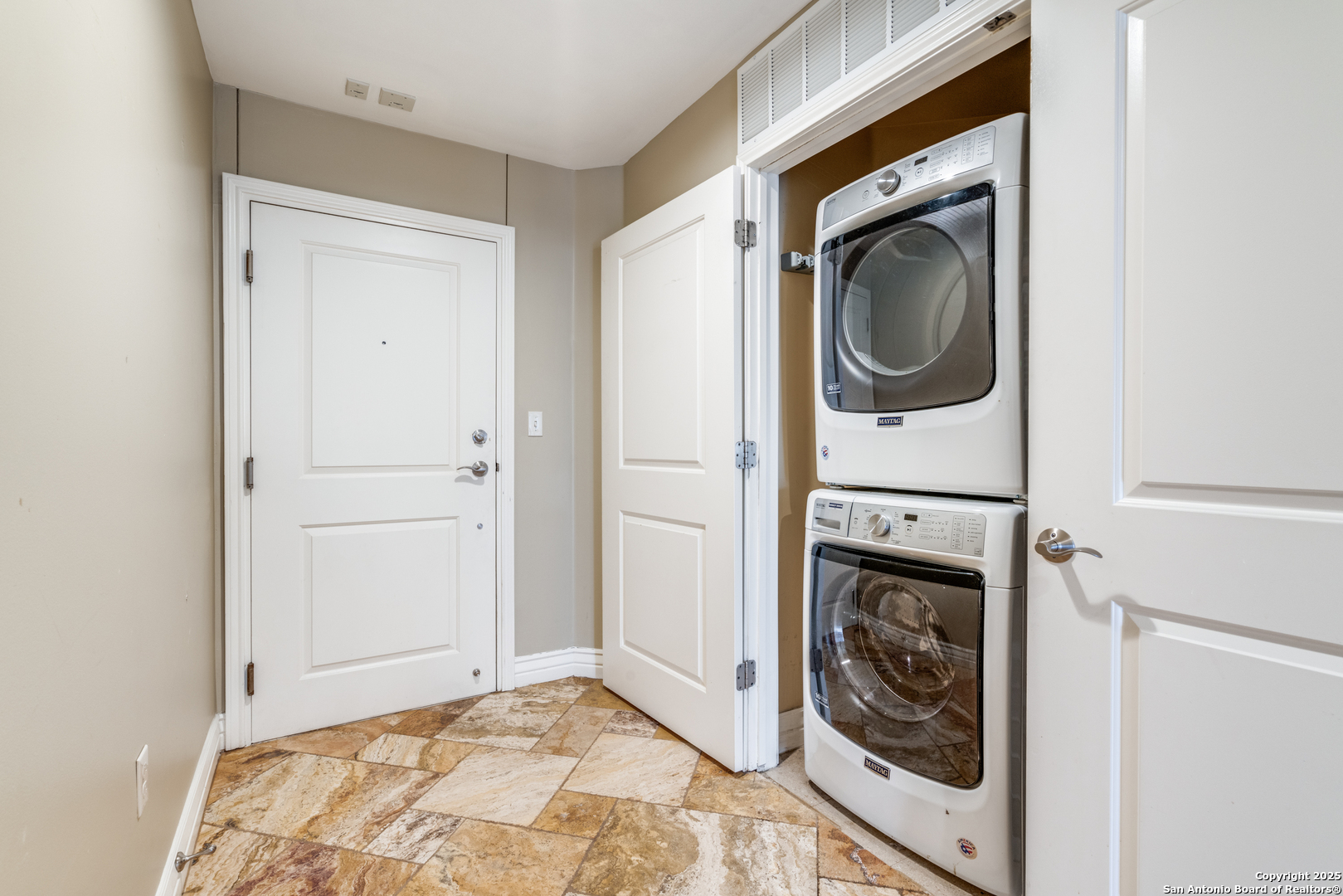 215 N Center Street San Antonio TX 78202