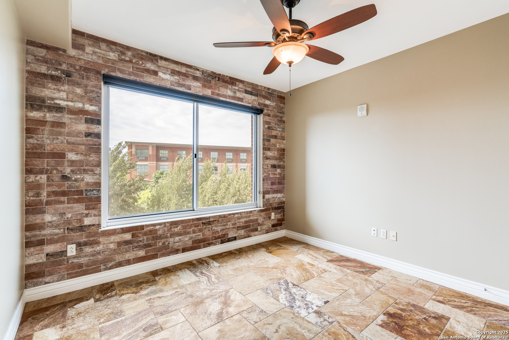 215 N Center Street San Antonio TX 78202