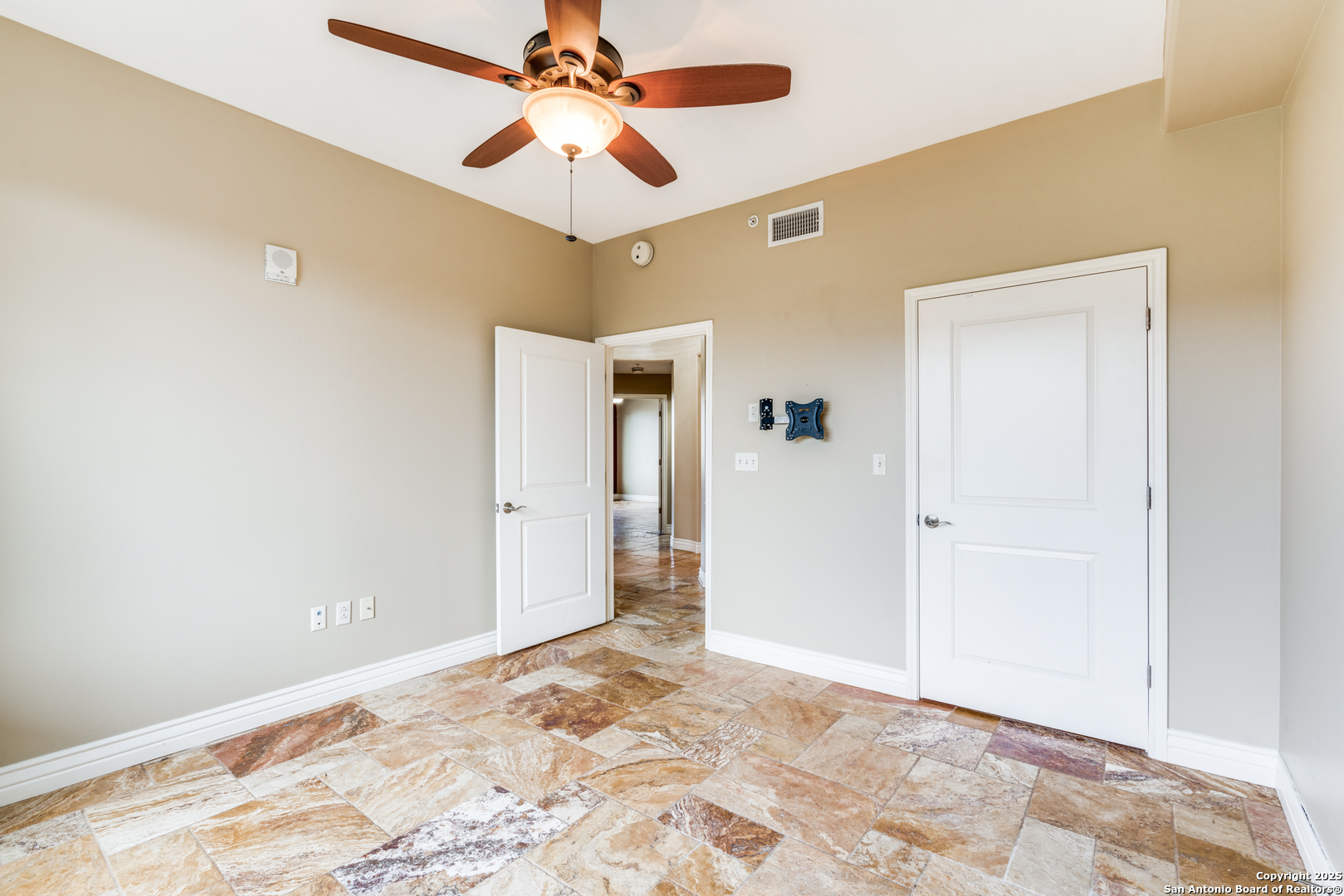 215 N Center Street San Antonio TX 78202