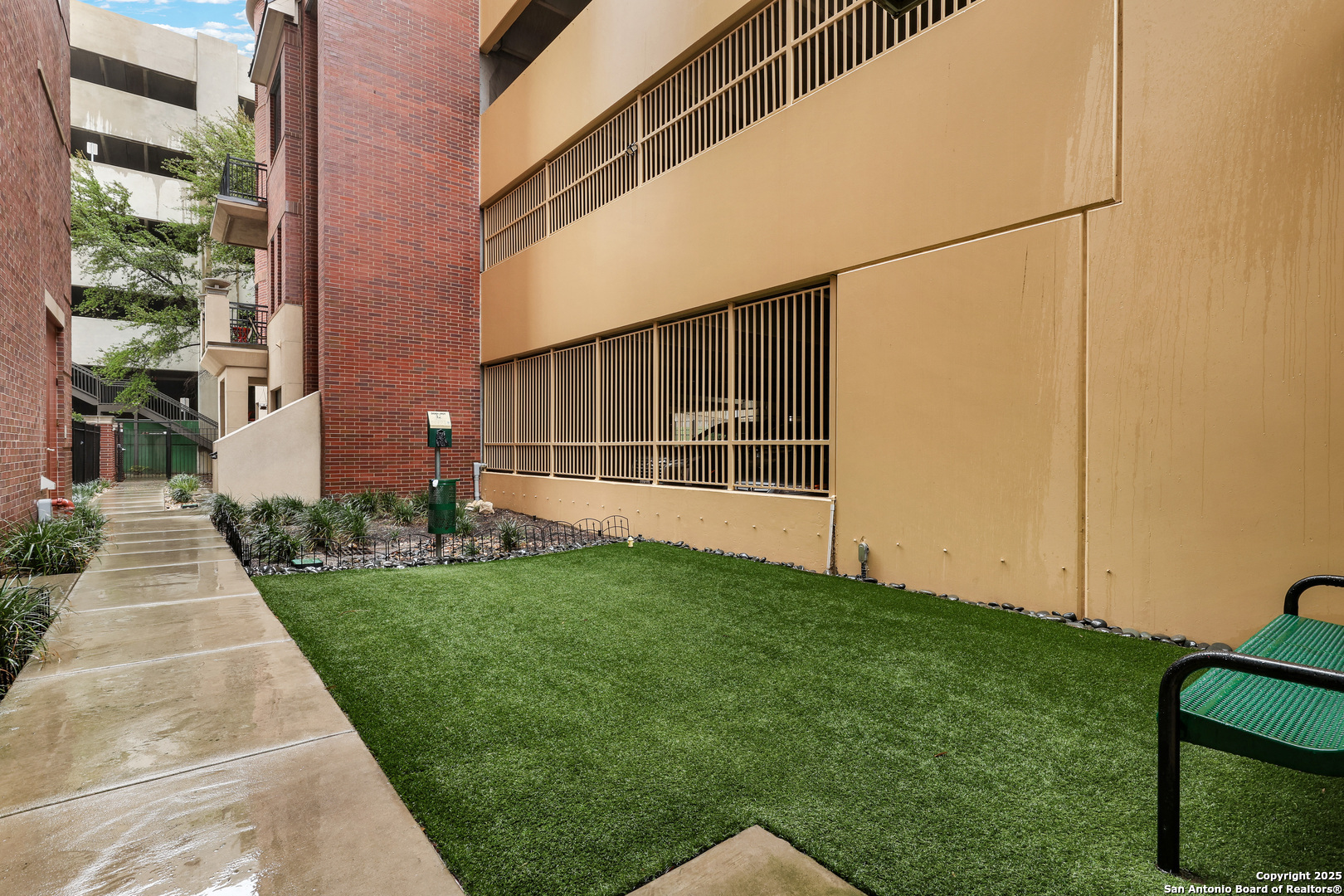 215 N Center Street San Antonio TX 78202