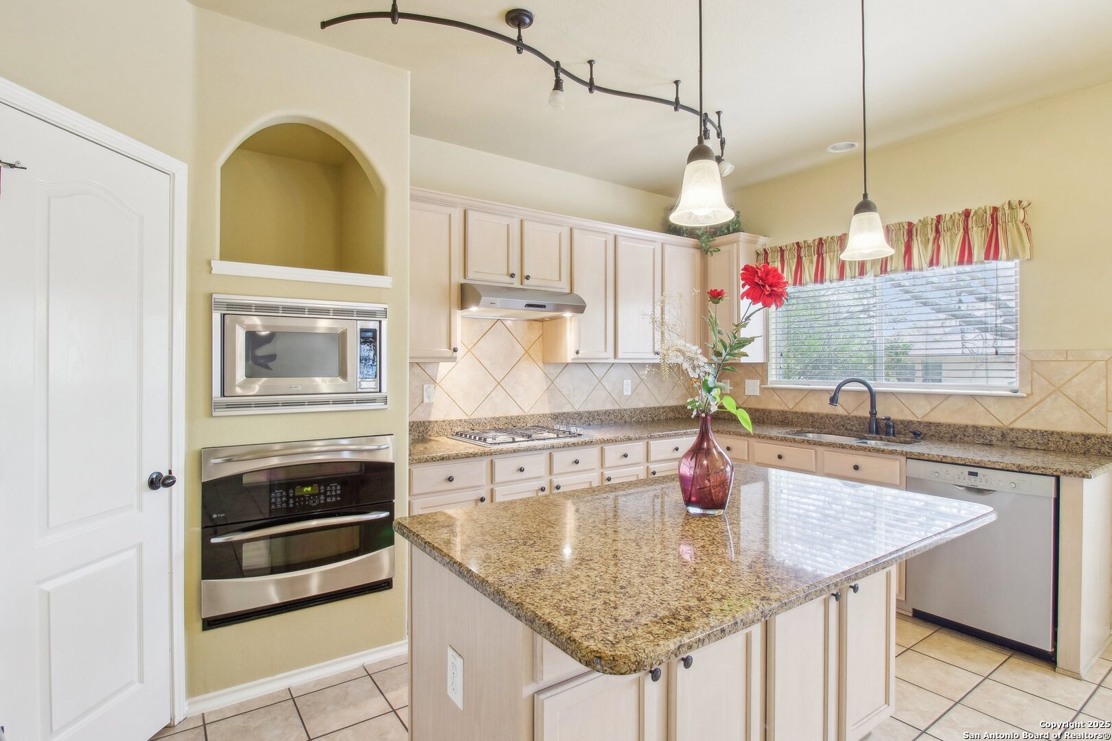 606 Mesa Lane San Antonio TX 78258