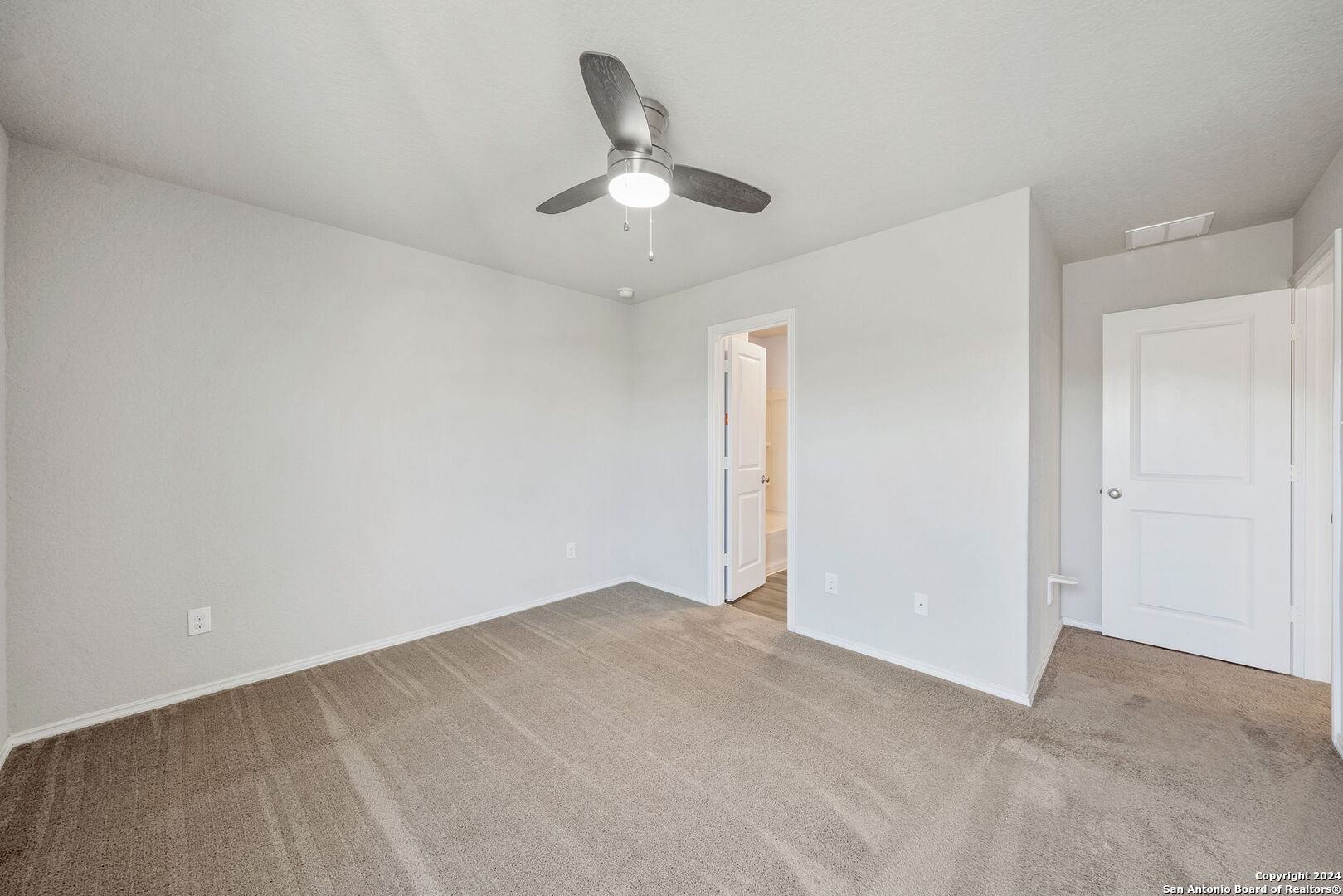 7058 Dominic Valley San Antonio TX 78242