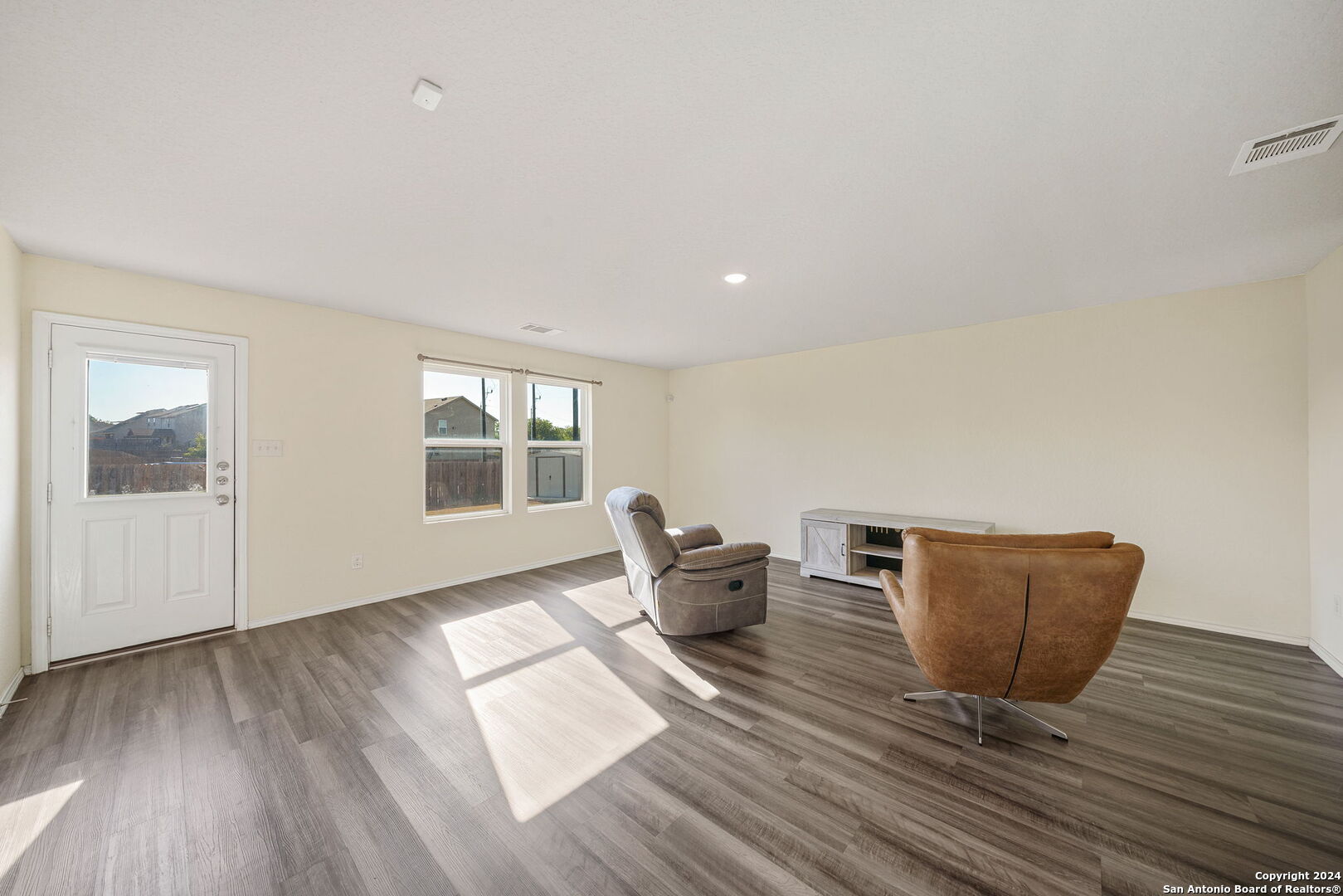 7058 Dominic Valley San Antonio TX 78242