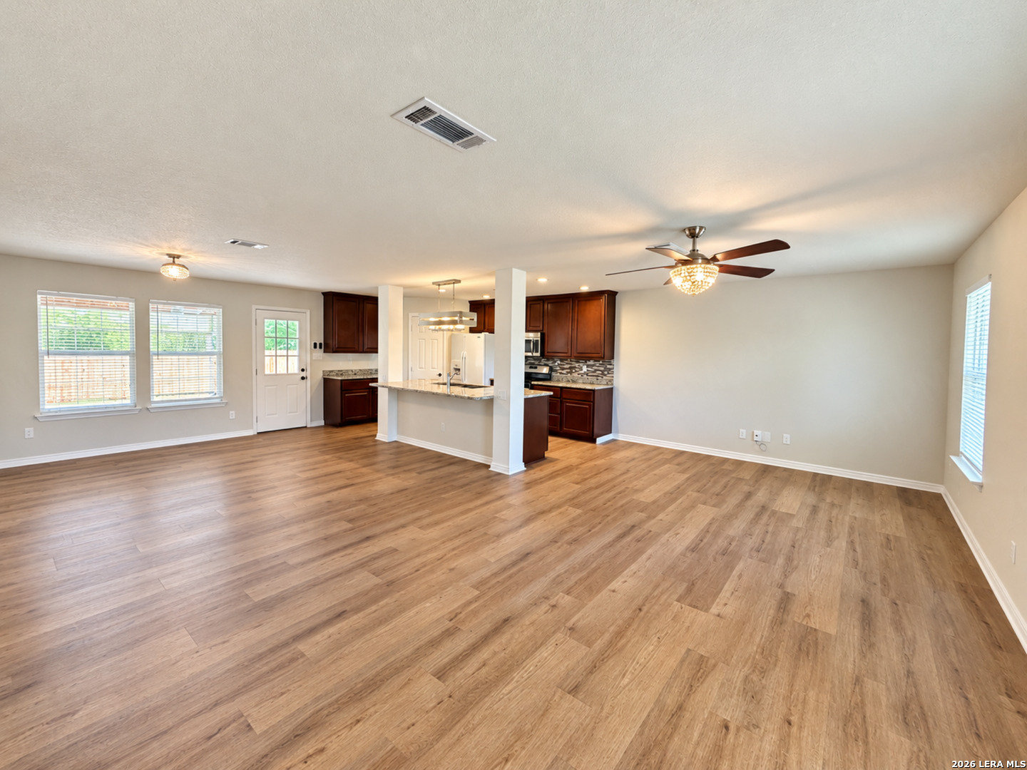 8802 New World San Antonio TX 78239