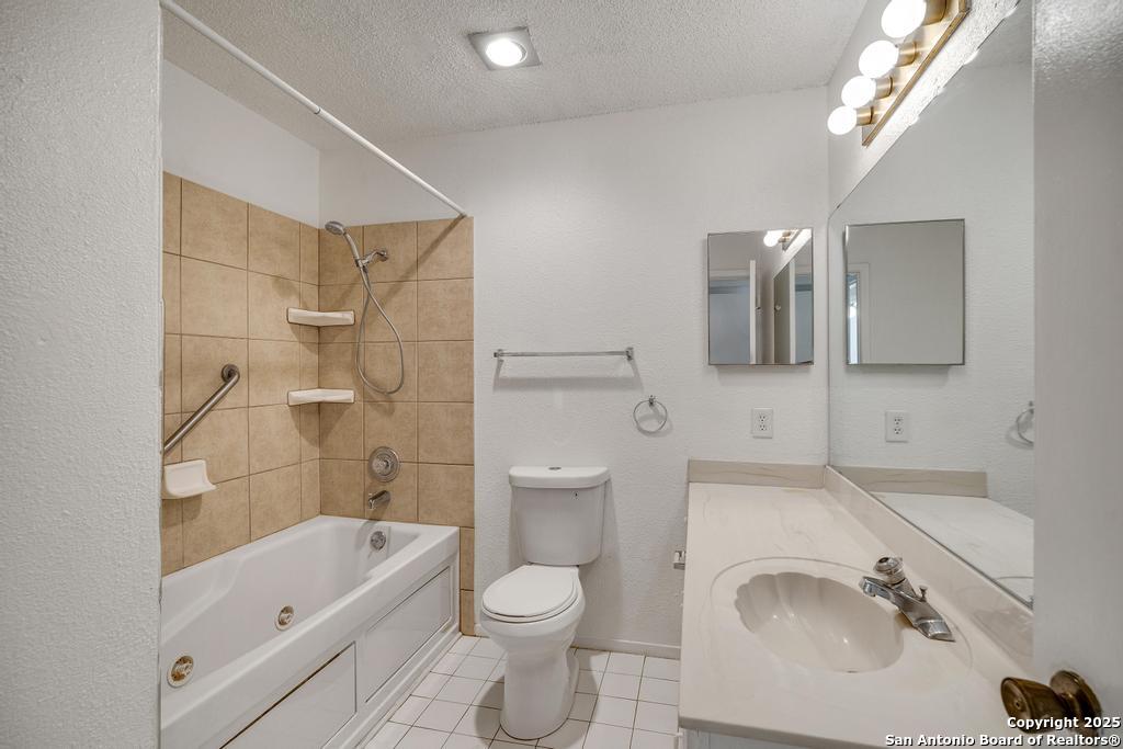 8421 Echo Creek Lane San Antonio TX 78240
