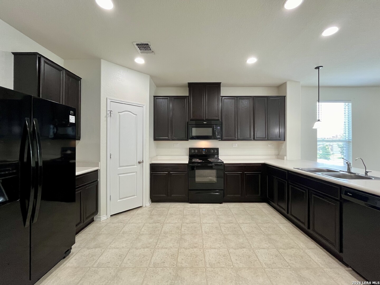 401 Ruby Ritz Universal City TX 78148