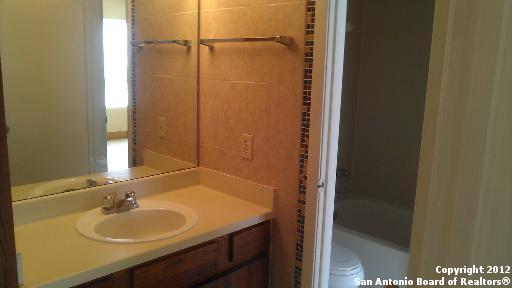 5806 Shadow Glen San Antonio TX 78240