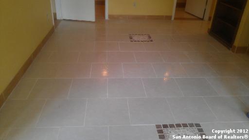 5806 Shadow Glen San Antonio TX 78240