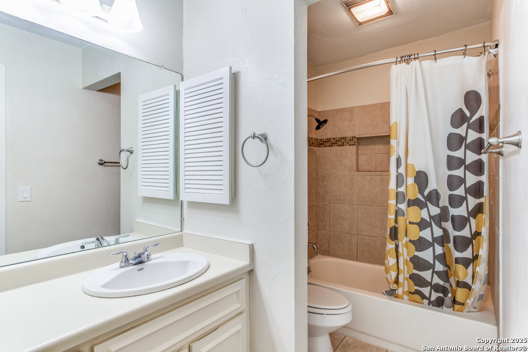 165 W Rampart Drive San Antonio TX 78216