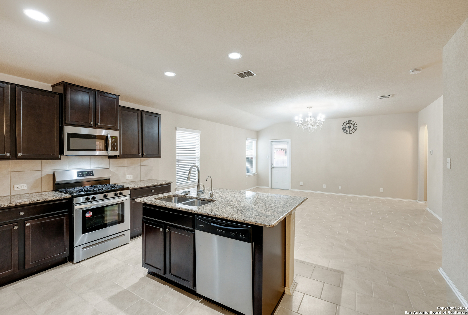 2914 Sunset Bend San Antonio TX 78244