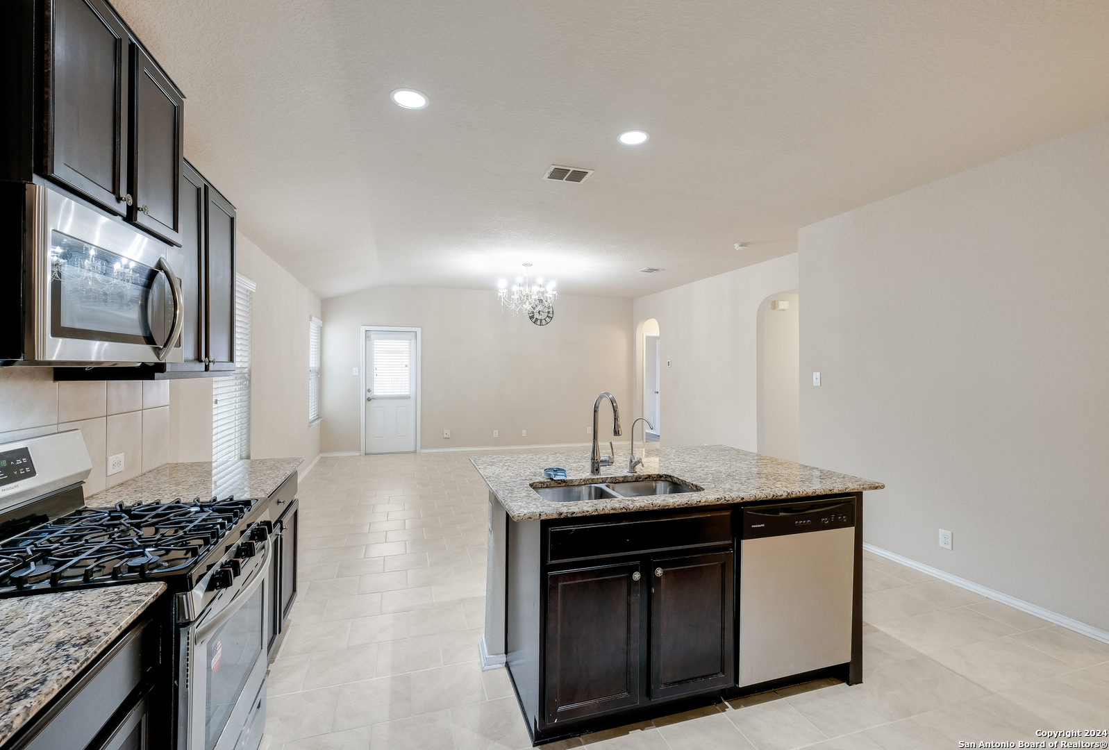 2914 Sunset Bend San Antonio TX 78244