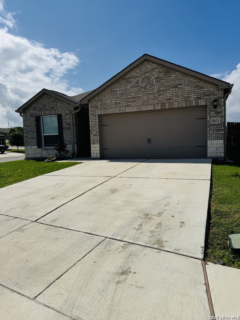 9103 Bennett Forest Converse TX 78109