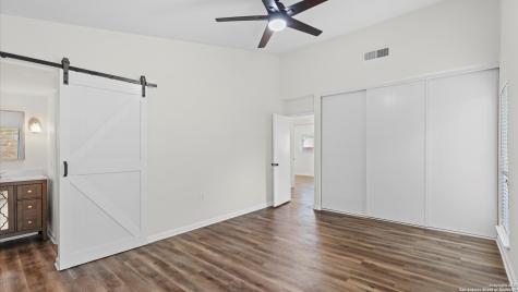 5815 Freemans Farm Street San Antonio TX 78233