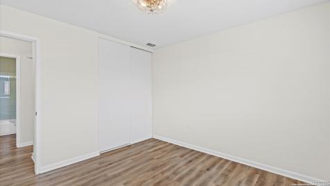 5815 Freemans Farm Street San Antonio TX 78233