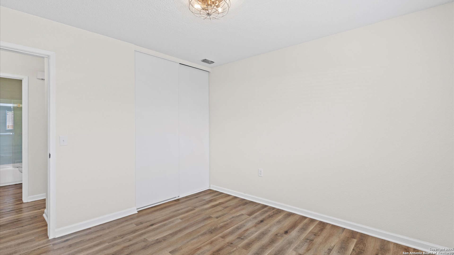 5815 Freemans Farm Street San Antonio TX 78233