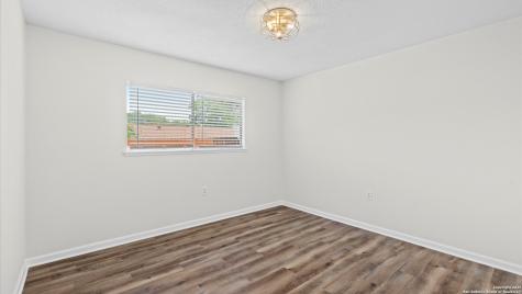 5815 Freemans Farm Street San Antonio TX 78233