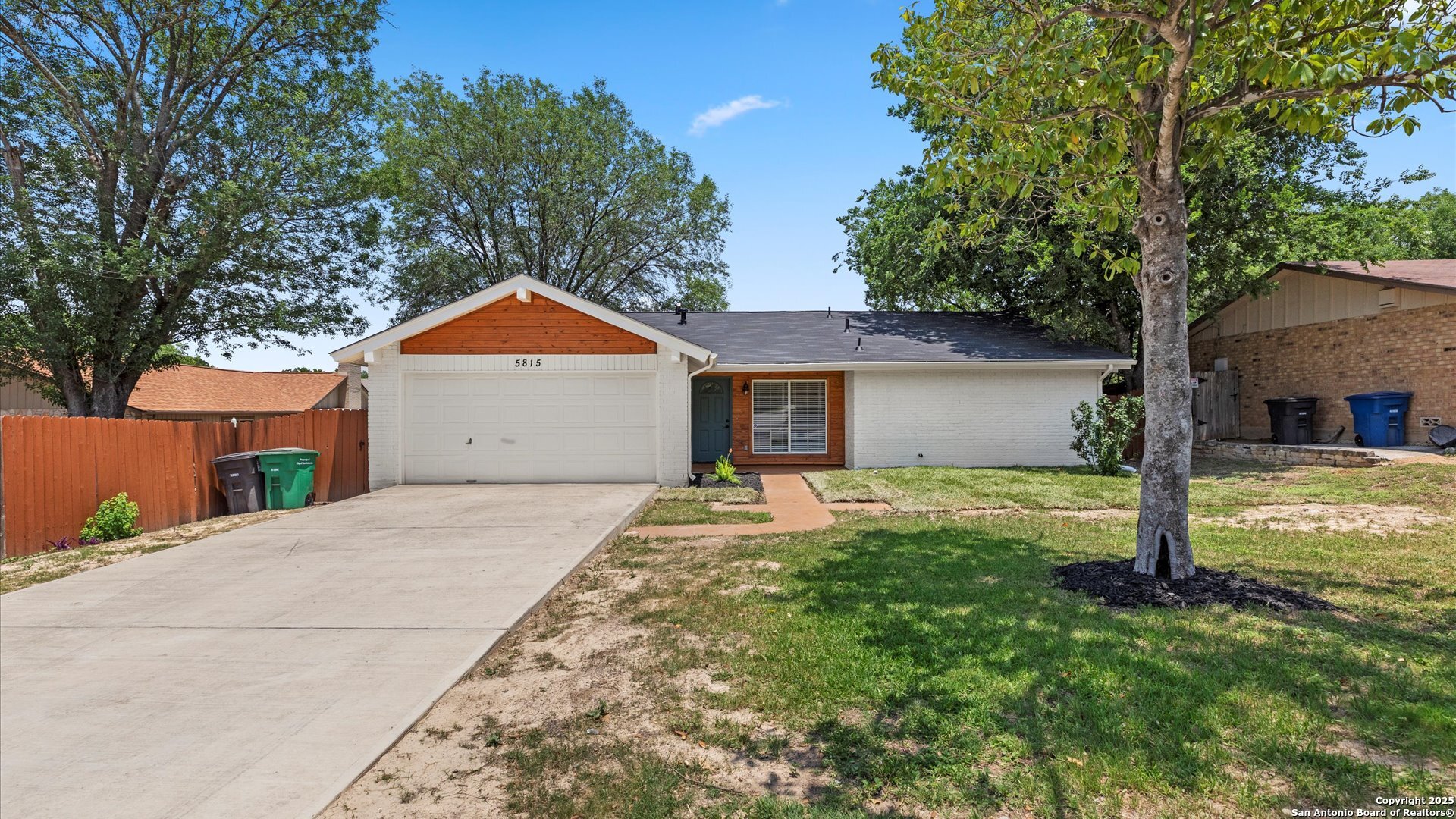 5815 Freemans Farm Street San Antonio TX 78233