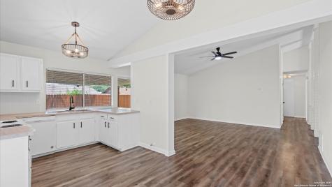 5815 Freemans Farm Street San Antonio TX 78233