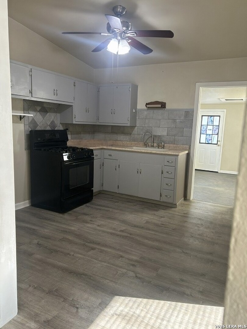 102 Idell Avenue San Antonio TX 78223