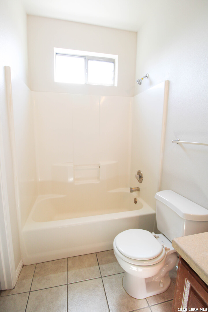 530 Dukeway Universal City TX 78148
