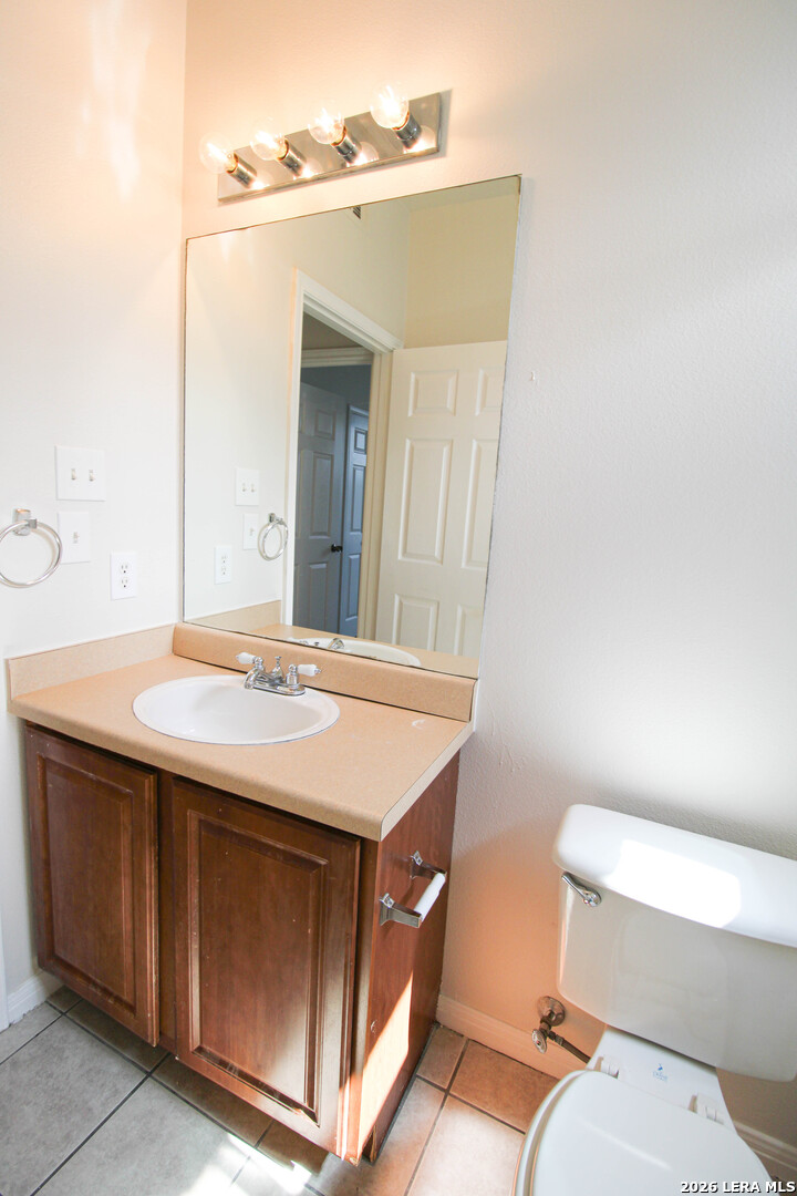 530 Dukeway Universal City TX 78148