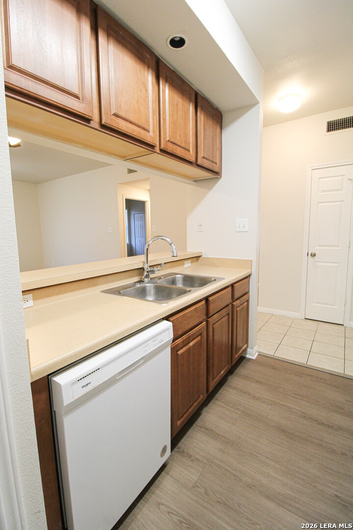 530 Dukeway Universal City TX 78148