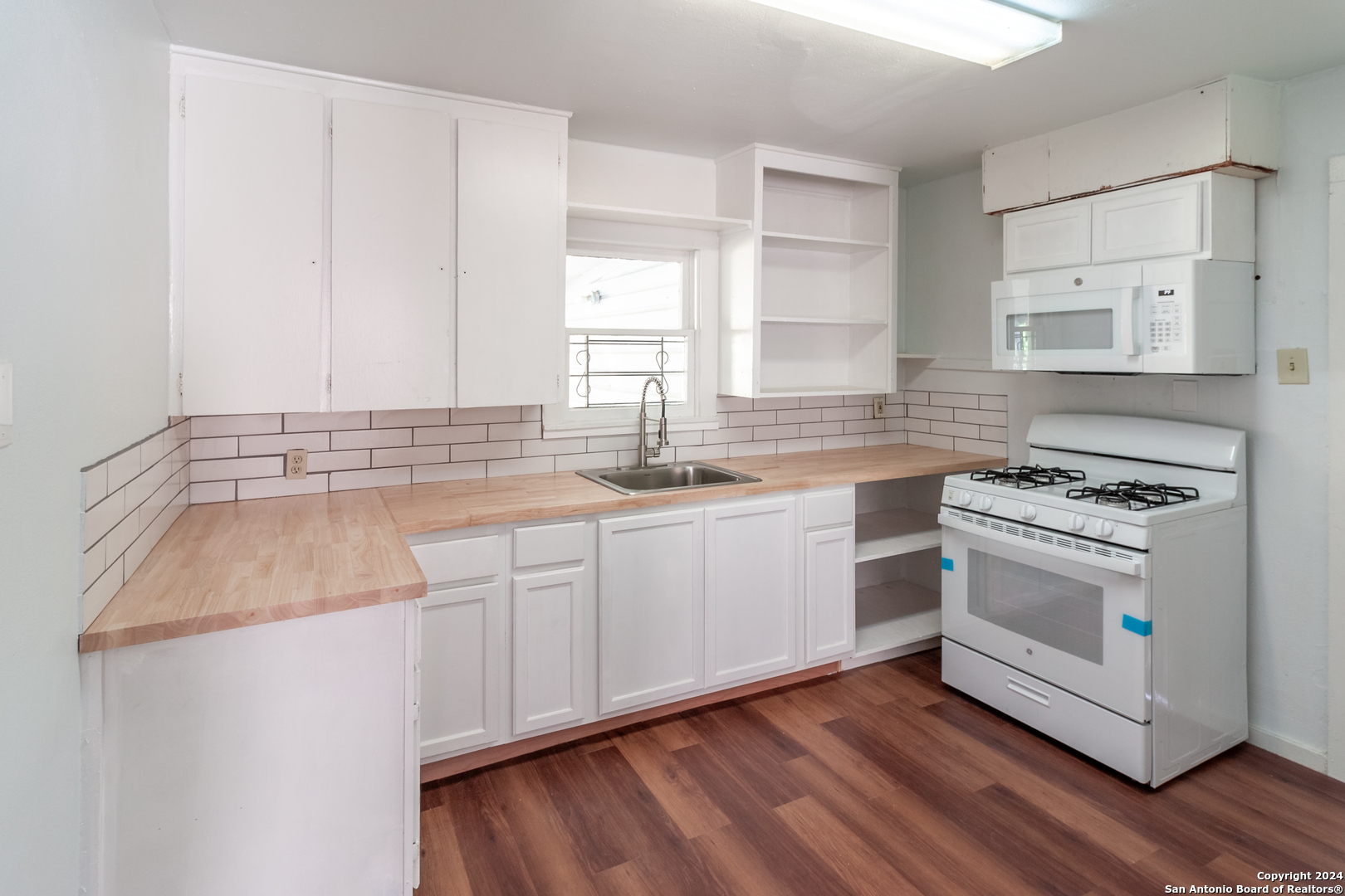 1610 Lennon Avenue San Antonio TX 78223