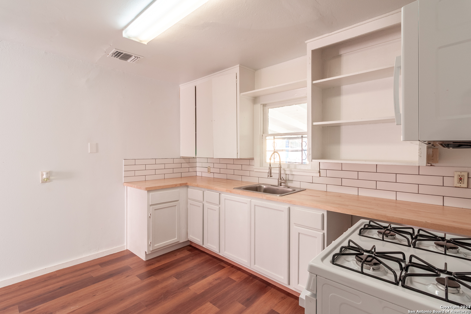 1610 Lennon Avenue San Antonio TX 78223