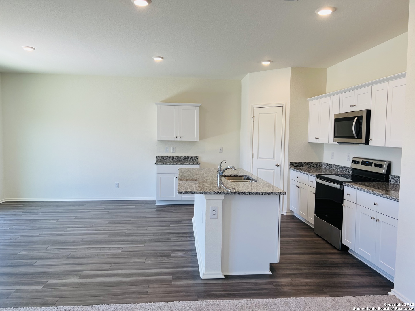 8907 Colony Meadow Converse TX 78109