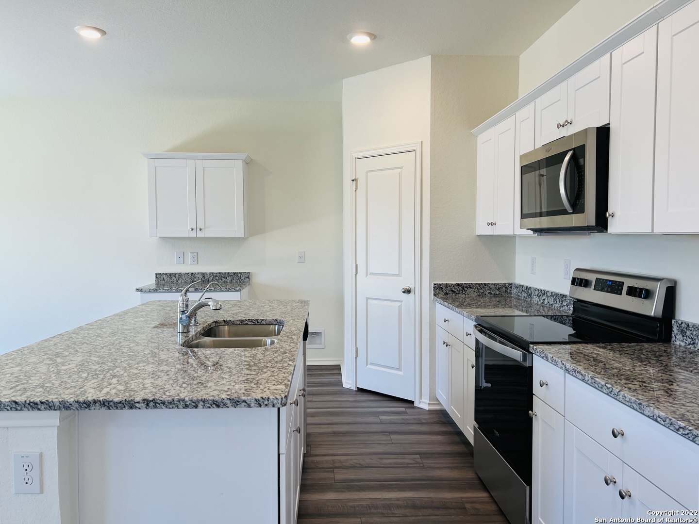 8907 Colony Meadow Converse TX 78109