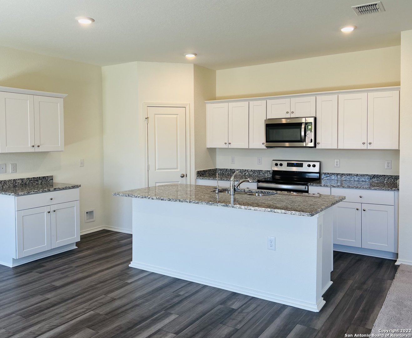 8907 Colony Meadow Converse TX 78109