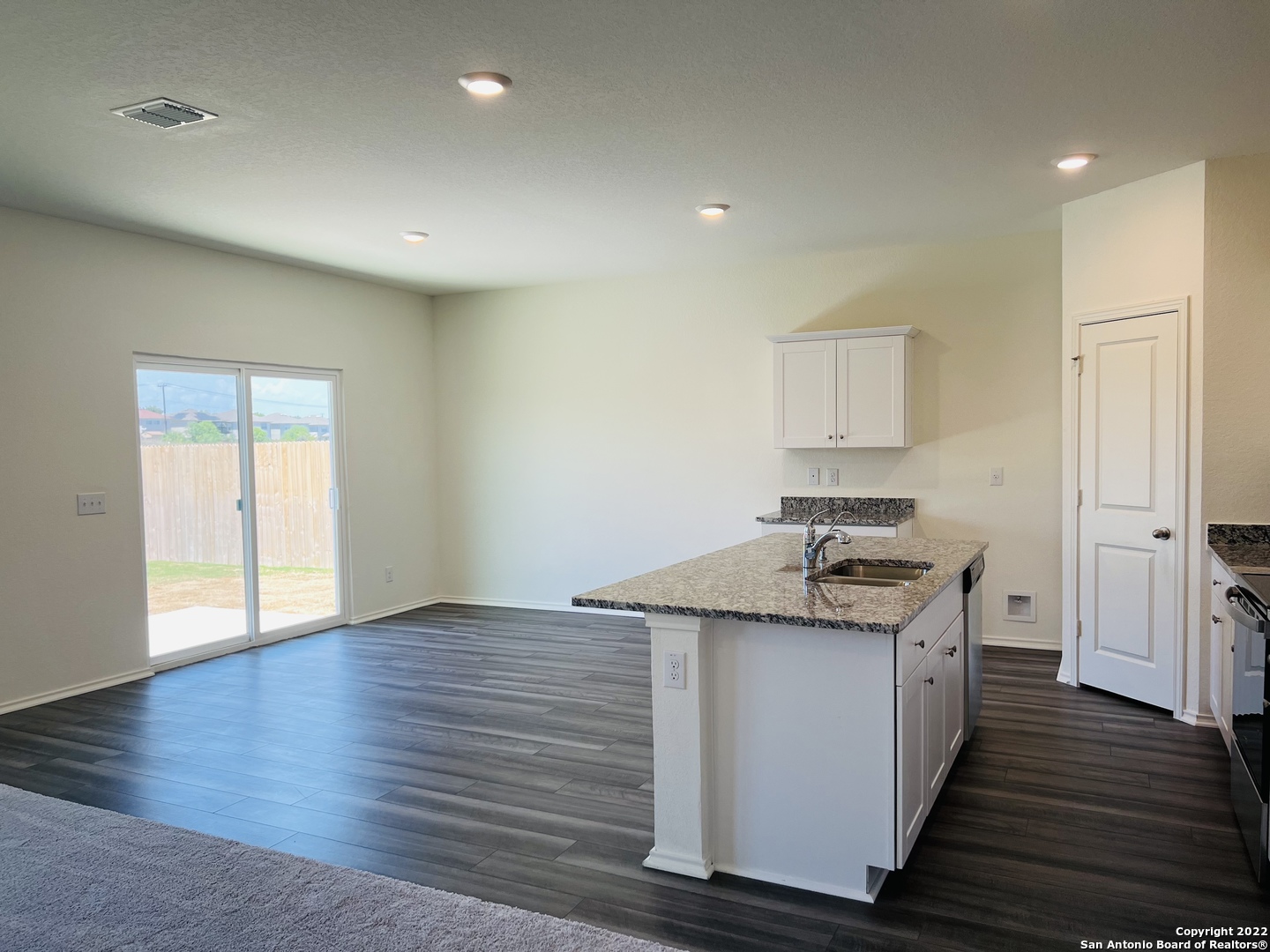 8907 Colony Meadow Converse TX 78109