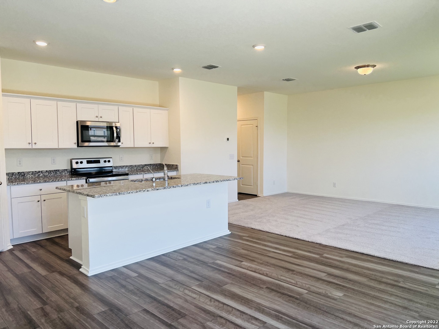 8907 Colony Meadow Converse TX 78109